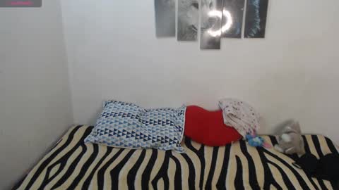 Snapshot of pocahontas_princess__ chatting on 01/17/26, 08:01 Pocahontas online show from 01/17/26, 08:01