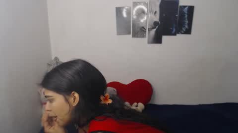 Snapshot of pocahontas_princess__ chatting on 03/18/26, 06:00 Pocahontas online show from 03/18/26, 06:00