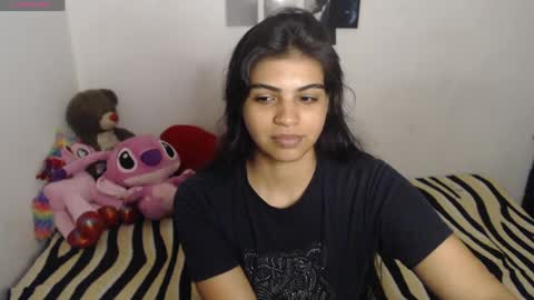 Snapshot of pocahontas_princess__ chatting on 04/16/26, 04:13 Pocahontas online show from 04/16/26, 04:13