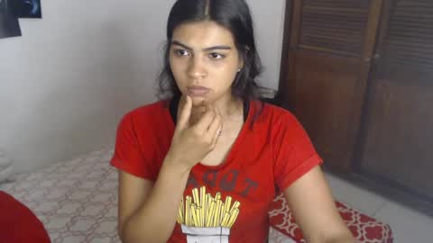 Snapshot of pocahontas_princess__ chatting on 04/26/26, 03:37 Pocahontas online show from 04/26/26, 03:37