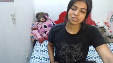 Snapshot of pocahontas_princess__ chatting on 06/26/26, 02:43 Pocahontas online show from 06/26/26, 02:43