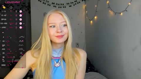 Snapshot of pocet_barbie chatting on 11/09/25, 06:23 Mary online show from 11/09/25, 06:23