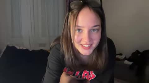 Snapshot of poi_son chatting on 02/16/26, 02:46 poison online show from 02/16/26, 02:46