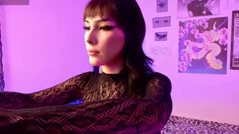 Snapshot of poison_dafne chatting on 11/04/25, 11:26 Dafne online show from 11/04/25, 11:26