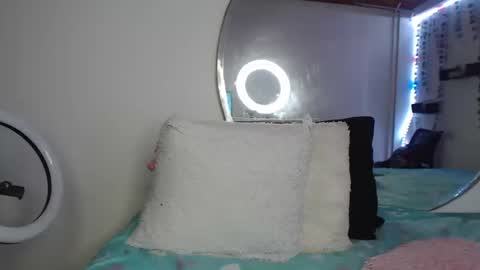 poison_doll2 online show from 09/10/25, 02:17