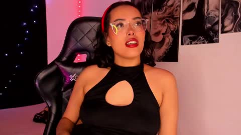 Willow                      Hours 12pm to 630pm Colombian time FRIDAY AND SUNDAY FREE DAYS online show from 12/16/24, 08:48