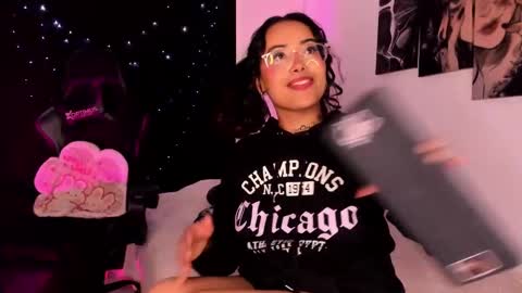 Willow                      Hours 12pm to 630pm Colombian time FRIDAY AND SUNDAY FREE DAYS online show from 01/08/25, 05:59