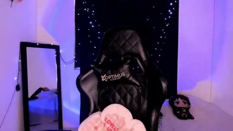 Willow                      Hours 12pm to 630pm Colombian time FRIDAY AND SUNDAY FREE DAYS online show from 01/12/25, 08:14