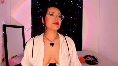 Willow                      Hours 12pm to 630pm Colombian time FRIDAY AND SUNDAY FREE DAYS online show from 01/27/25, 08:28