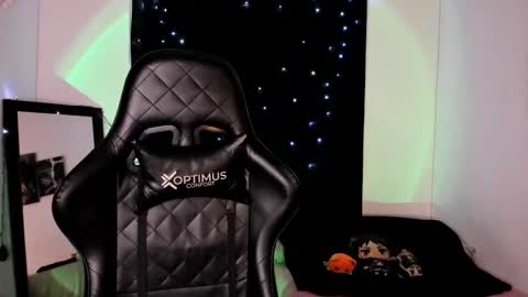 Willow                      Hours 12pm to 630pm Colombian time FRIDAY AND SUNDAY FREE DAYS online show from 02/26/25, 09:48