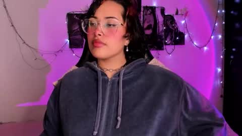 Willow                      Hours 12pm to 630pm Colombian time FRIDAY AND SUNDAY FREE DAYS online show from 11/10/25, 05:34