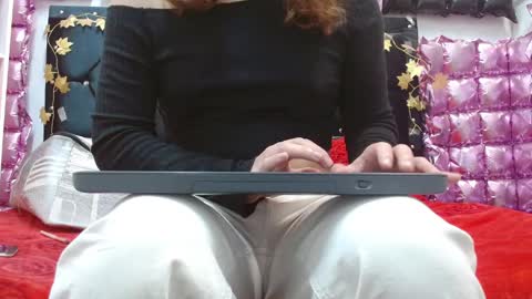 Aleja online show from 10/26/25, 04:57