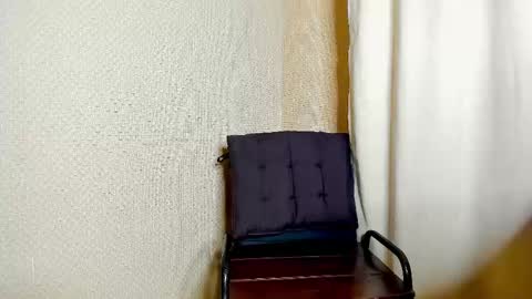 Snapshot of pola_xx chatting on 10/24/25, 06:26 9pm - 11pm GMT3 online show from 10/24/25, 06:26