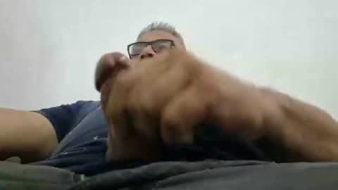 poli online show from 02/05/25, 01:04