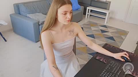 Snapshot of poli_poli12345 chatting on 03/01/26, 11:12 Nika-mistress online show from 03/01/26, 11:12