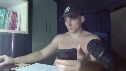 Poliglot online show from 11/28/25, 04:37