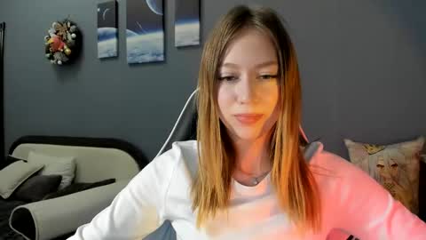 Snapshot of polihoney chatting on 01/14/25, 02:32 Polina online show from 01/14/25, 02:32