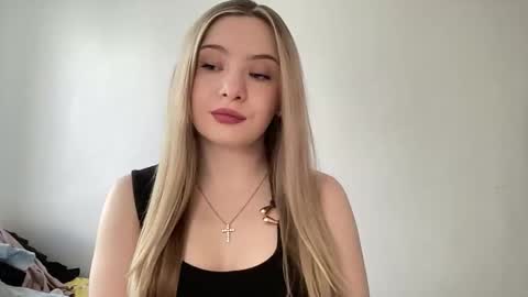 polishangel222 online show from 04/26/26, 01:42
