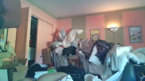 Snapshot of polishrifle3 chatting on 02/12/25, 02:54 jaws online show from 02/12/25, 02:54