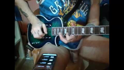 Snapshot of polishrifle3 chatting on 09/25/25, 02:04 jaws online show from 09/25/25, 02:04