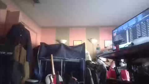 Snapshot of polishrifle3 chatting on 12/13/25, 07:53 jaws online show from 12/13/25, 07:53