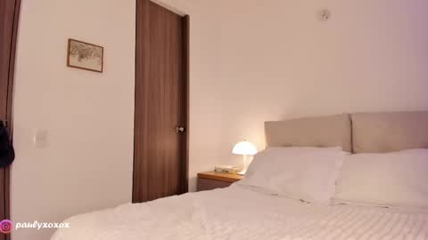 Snapshot of polly_____ chatting on 02/23/25, 11:25 Polly online show from 02/23/25, 11:25