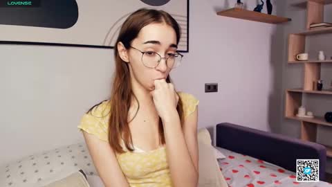 Polly online show from 09/25/25, 07:34