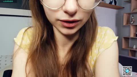 Polly online show from 10/17/25, 07:33