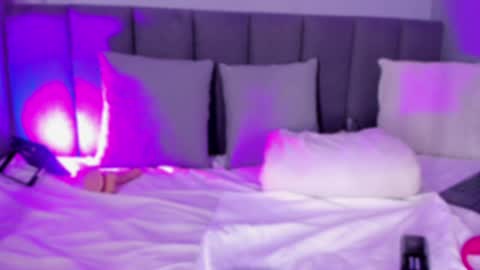 POLLY online show from 02/05/25, 01:22