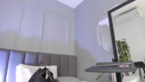 POLLY online show from 09/17/25, 10:39