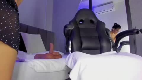 POLLY online show from 11/14/25, 10:36