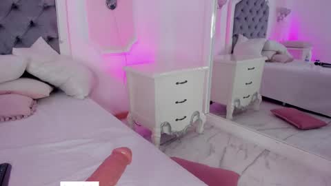 Snapshot of pollygrey_ chatting on 02/16/25, 01:36 Carolina online show from 02/16/25, 01:36