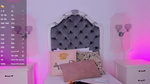 Snapshot of pollygrey_ chatting on 09/21/25, 03:41 Carolina online show from 09/21/25, 03:41