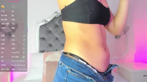 Snapshot of pollygrey_ chatting on 10/14/25, 03:18 Carolina online show from 10/14/25, 03:18