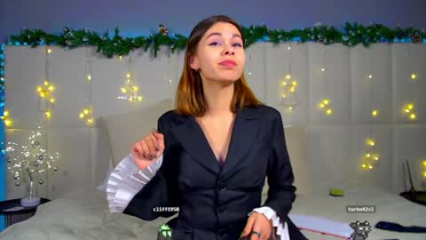 Snapshot of pollylanders chatting on 12/17/24, 09:38 Polly online show from 12/17/24, 09:38