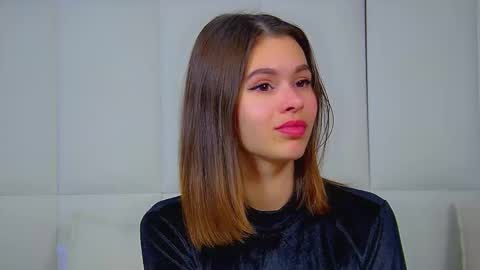 Snapshot of pollylanders chatting on 10/06/25, 07:11 Polly online show from 10/06/25, 07:11