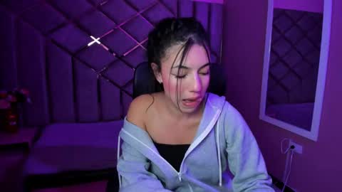 poly sasha  online show from 11/21/25, 04:22