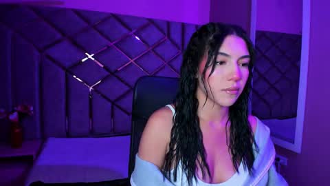 poly sasha  online show from 12/02/25, 03:34