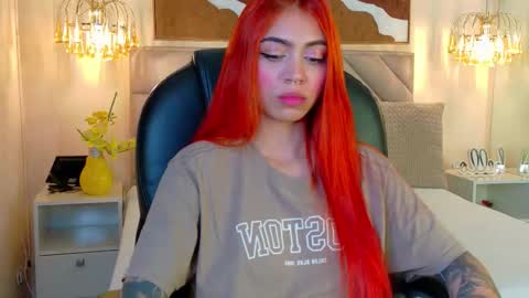 Snapshot of polygonniaa chatting on 03/25/26, 02:01 polygonniaa online show from 03/25/26, 02:01