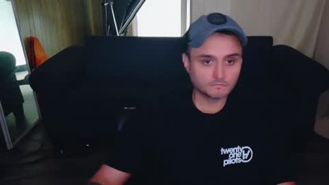 poo_c_licker213 online show from 10/13/25, 03:01