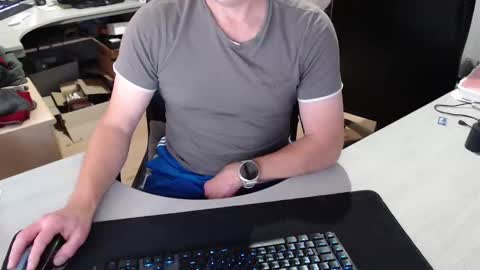 Snapshot of poodledude chatting on 11/18/25, 01:37 Dave online show from 11/18/25, 01:37