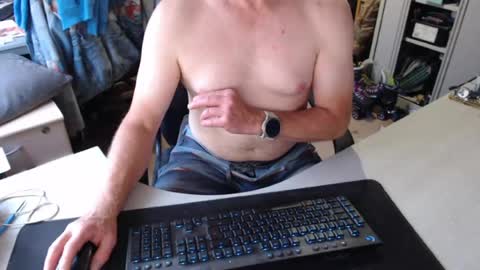 Snapshot of poodledude chatting on 07/15/26, 04:01 Dave online show from 07/15/26, 04:01