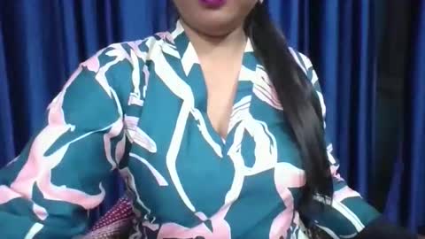 poojalady online show from 11/13/25, 04:50