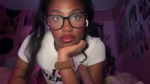 Snapshot of popasprincess chatting on 02/22/25, 04:18 princess online show from 02/22/25, 04:18