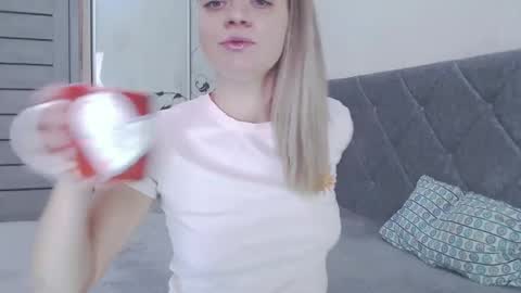 Snapshot of popkornmolli chatting on 02/05/25, 09:15 popkornmolli online show from 02/05/25, 09:15