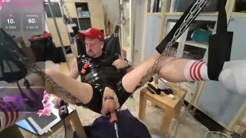 poppersbator73 online show from 02/21/25, 06:37