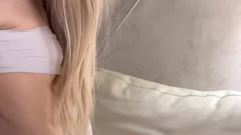 Snapshot of popshhhik chatting on 03/05/25, 06:23 Adele online show from 03/05/25, 06:23