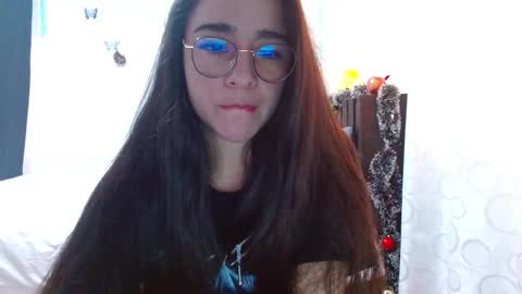 Snapshot of porcelainlux chatting on 12/30/24, 01:58 porcelainlux online show from 12/30/24, 01:58