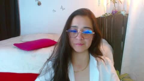 Snapshot of porcelainlux chatting on 01/09/25, 03:15 porcelainlux online show from 01/09/25, 03:15