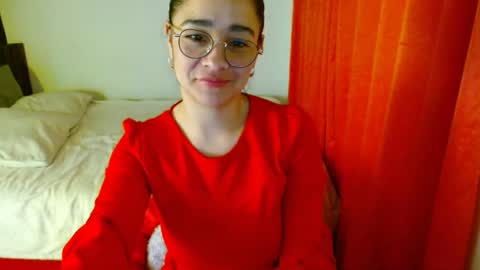 Snapshot of porcelainlux chatting on 09/24/25, 04:05 porcelainlux online show from 09/24/25, 04:05